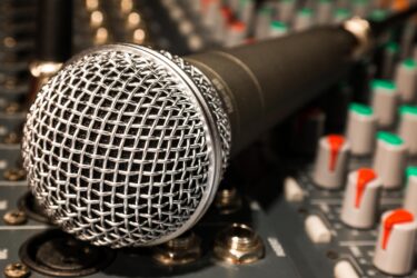 声優の仕事一覧｜アニメ以外の仕事内容・収入・仕事の取り方まで解説